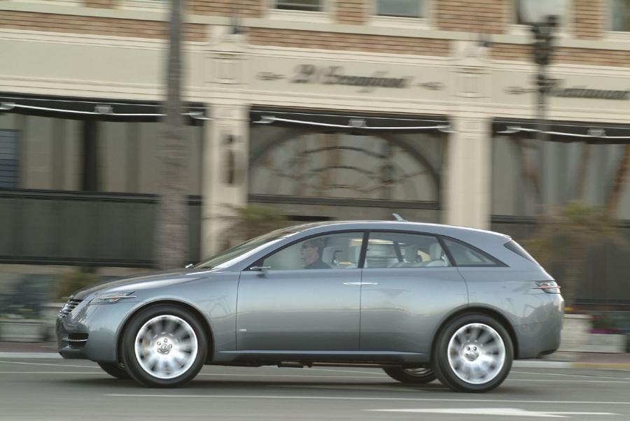  Lexus HPX Concept 2003 года  (фото 26 из 47)